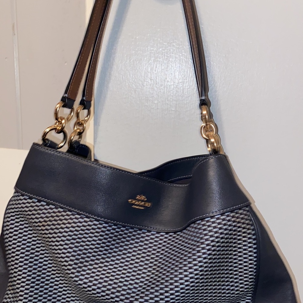 Coach shoulder bag - Picture 2 of 3